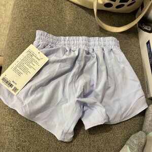 Lululemon Hotty Hot LR Short 4" Lined